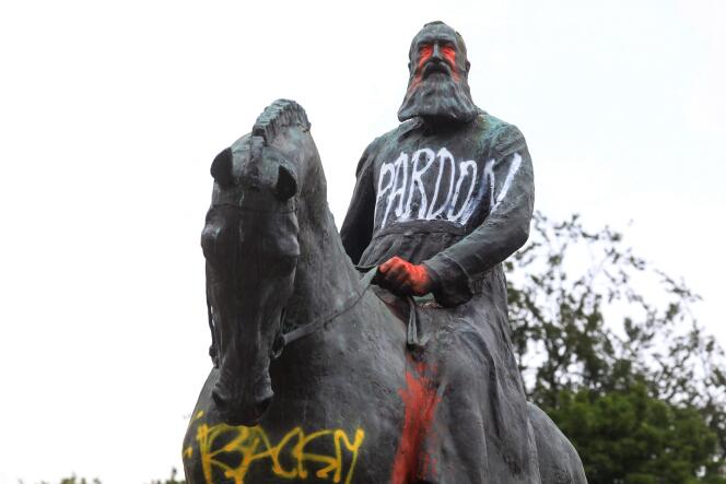 The statue of the Belgian king Leopold II vandalized in June 2020, in Brussels.