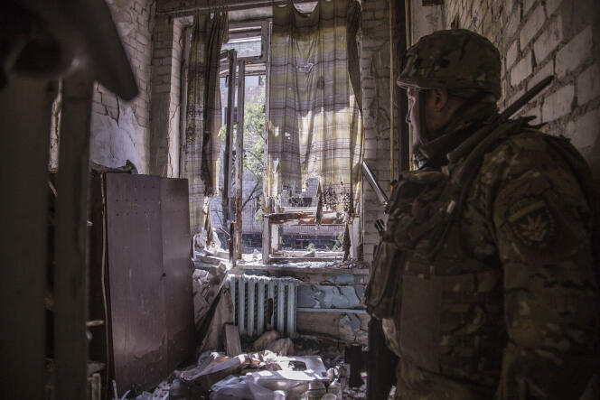 Un soldat ukrainien lors de combats sur la ligne de front à Sievierodonetsk (Ukraine) le 8 juin 2022.