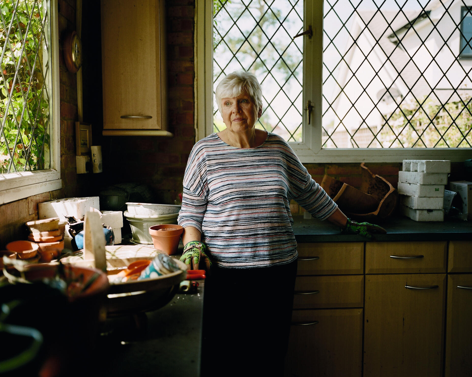 Judy Baker chez elle dans le Surrey, dans le sud de l’Angleterre, le 27 mai.