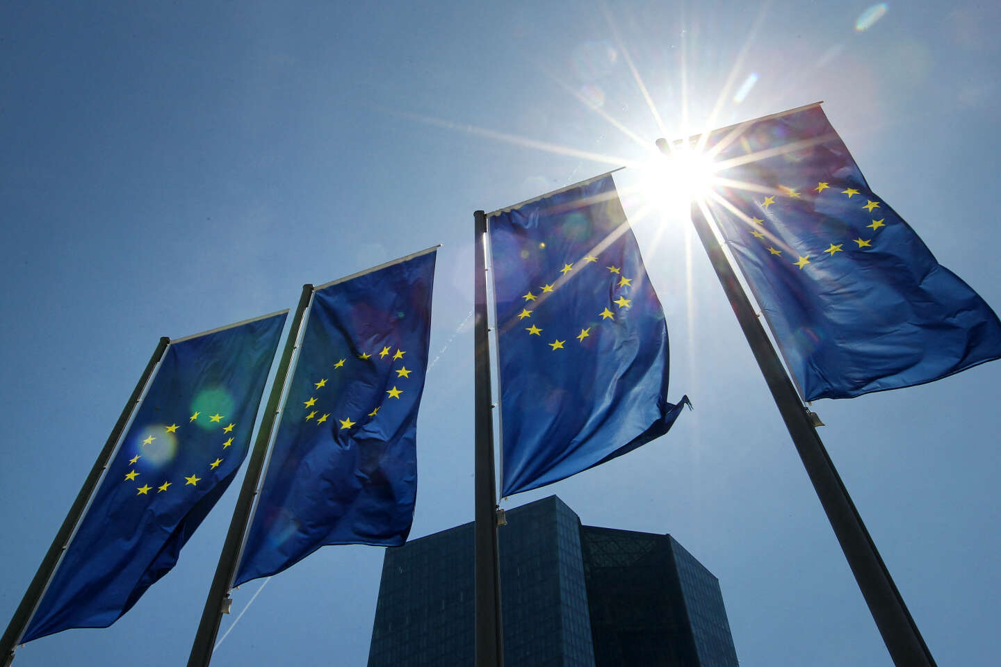 Na een spoedvergadering beloofde de Europese Centrale Bank “enige flexibiliteit” in het licht van massale renteverhogingen in Europa