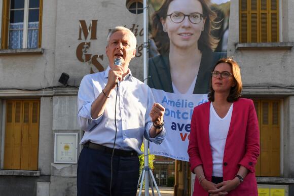 Le ministre de l’économie, Bruno Le Maire, accompagne la ministre de la transition écologique et de la cohésion des territoires Amélie de Montchalin à Palaiseau (Essonne), le 14 juin 2022.