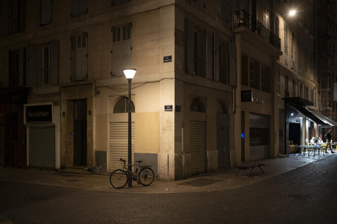 Public lighting in Marseille, in the Opera district, on June 16, 2022.
