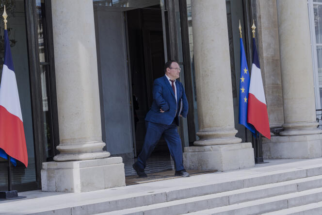 Damien Abad leaves the Council of Ministers at the Elysée Palace, June 14, 2022.