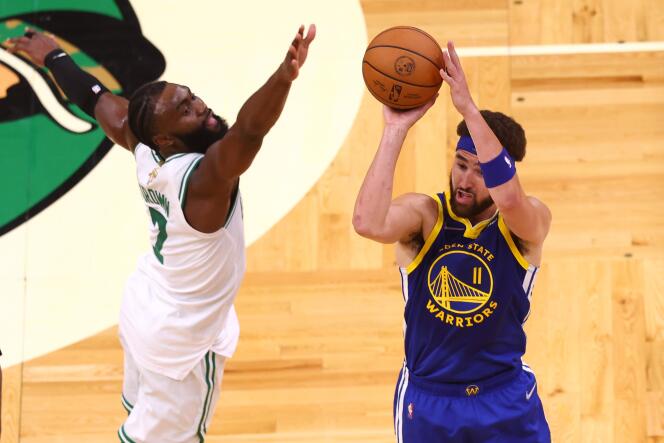 Golden State Warriors player Klay Thompson tries his luck in Game 6 of the NBA Finals in Boston on June 16, 2022.