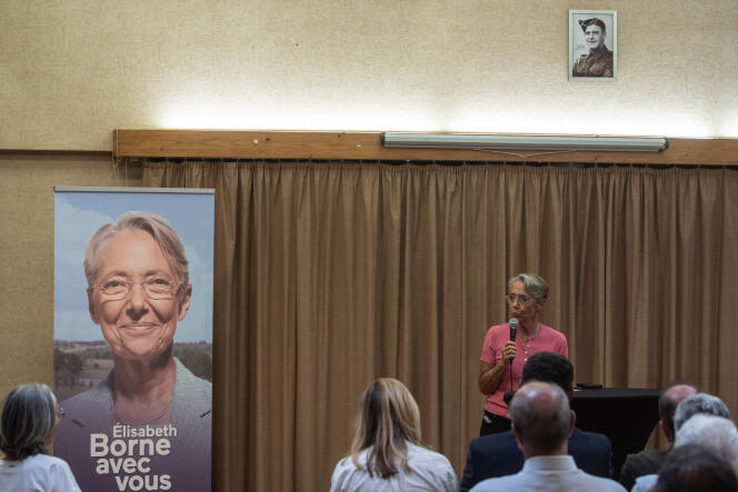 Elisabeth Borne meets voters in the Ernie Blincow room of the town hall of Thury-Harcourt, Calvados, June 16, 2022.