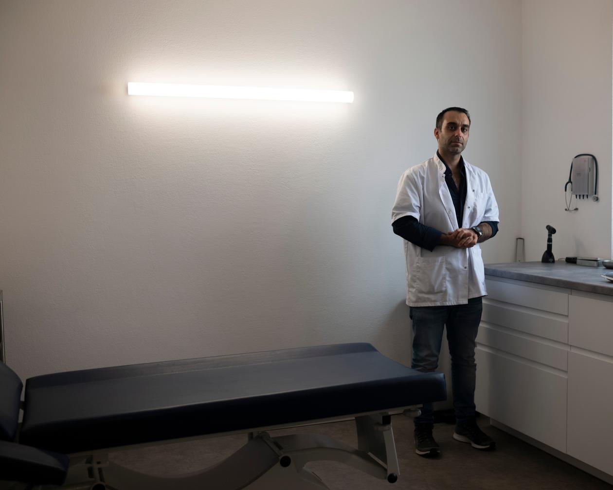 Franck Vario, médecin généraliste et coordinateur aux urgences de la Dracénie, à Draguignan (Var), le 8 juin 2022.