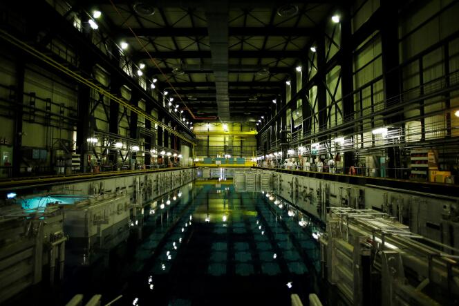 Une piscine de stockage de combustibles nucléaires à La Hague (Manche), en juin 2018.