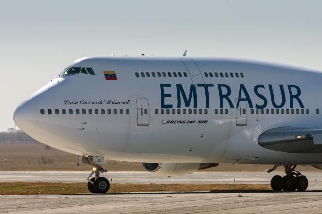 Le Boeing 747-300 immatriculé YV3531 de la compagnie vénézuélienne Emtrasur à l’aéroport international de Cordoba (Argentine), le 6 juin 2022, avant son décollage pour Buenos Aires.