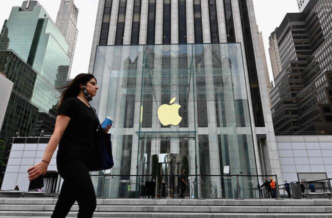 Magazinul Apple de pe 5th Avenue din New York, Statele Unite, în septembrie 2020.