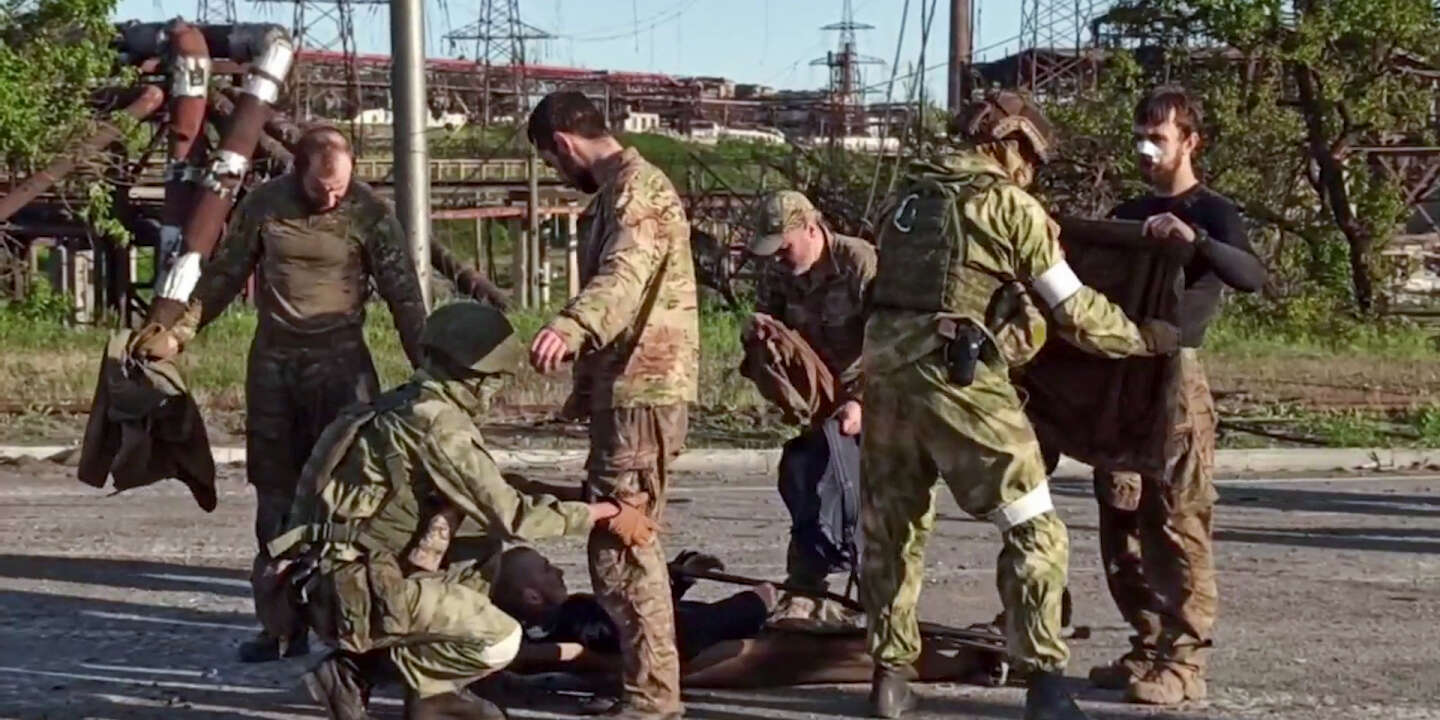 Przeniesienie oficerów batalionu Azow do więzienia Lefortowo w Moskwie według TASS