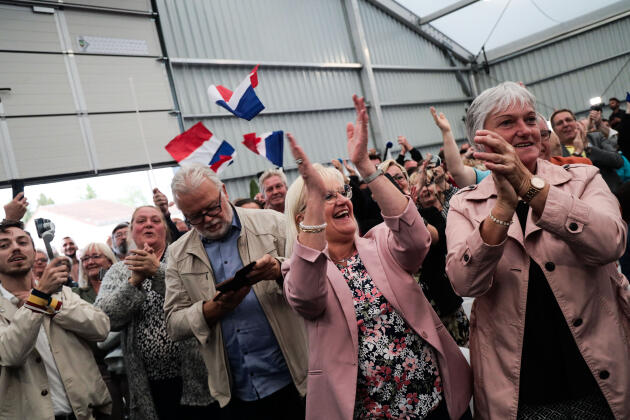 Activists of the Rassemblement National celebrate the results of the party, in the evening of the second round of the legislative elections, in Hénin-Beaumont (Pas-de-Calais), June 19, 2022.