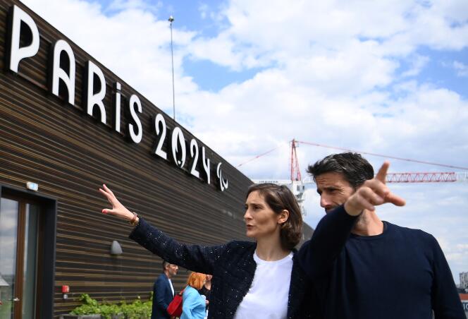 The Minister of Sports and the Olympic and Paralympic Games, Amélie Oudéa-Castéra, and the boss of Paris 2024, Tony Estanguet, at the headquarters of the Organizing Committee in Saint-Denis, on May 31.
