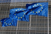 Devant le bâtiment de la Commission européenne, à Bruxelles, le 17 juin 2022.