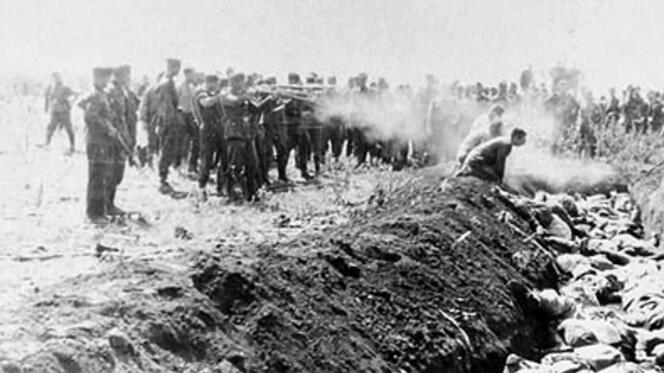 Babi Yar, Ukraine – Les 29 et 30 septembre 1941, 33 771 juifs furent fusillés par les nazis et les milices ukrainiennes, et leurs corps jetés dans une fosse. 