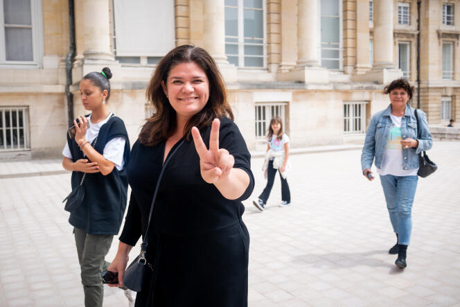  La nouvelle députée « insoumise » Raquel Garrido fait sa rentrée à l’Assemblée nationale, à Paris, le 20 juin 2022.