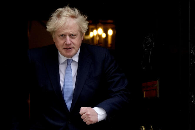 Der britische Premierminister Boris Johnson in der Downing Street 10 in London am 13. Mai 2022.