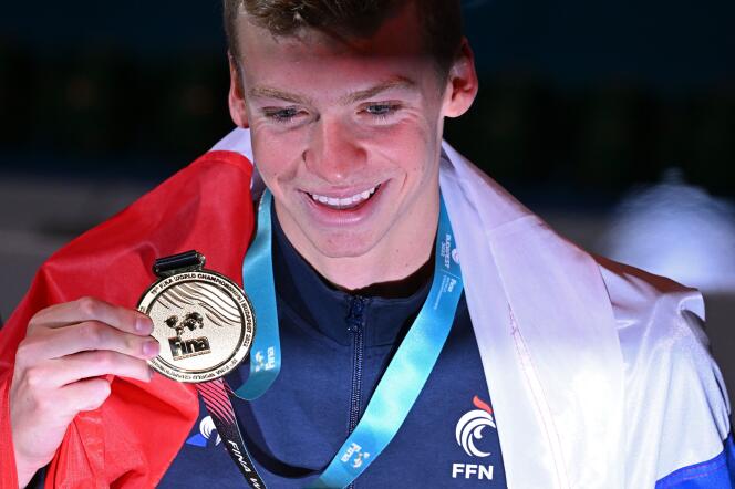 Avec trois médailles, dont deux titres mondiaux, décrochées à Budapest, Léon Marchand est la nouvelle pépite de la natation française – ici à Budapest, le 22 juin 2022.