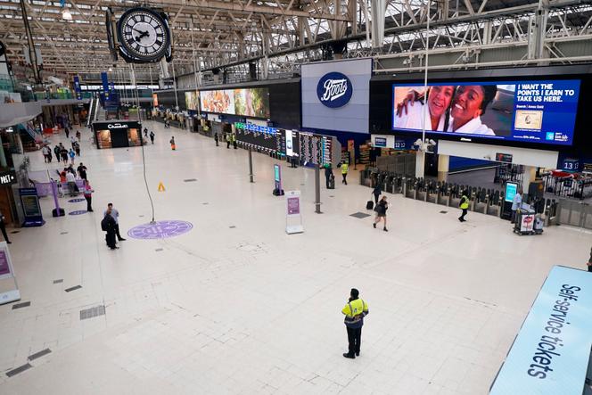 A la gare de Waterloo East, à Londres, le 23 juin.