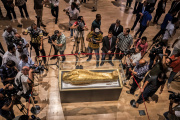 Le sarcophage du prêtre Nedjemankh lors de sa restitution au Musée national de la civilisation égyptienne, au Caire, en octobre 2019.