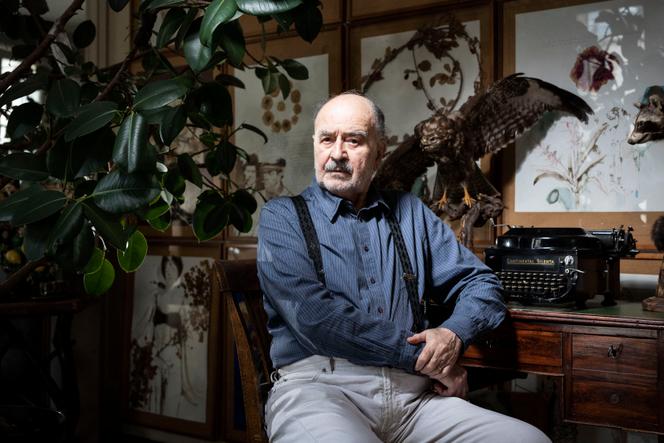 Jean Le Gac, artiste français, photographié à son domicile du 20e arrondissement de Paris, le 22 juin 2022.