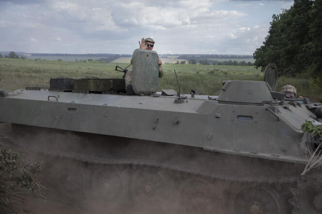 Un blindé ukrainien sur le front du Donbass, le 24 juin 2022.