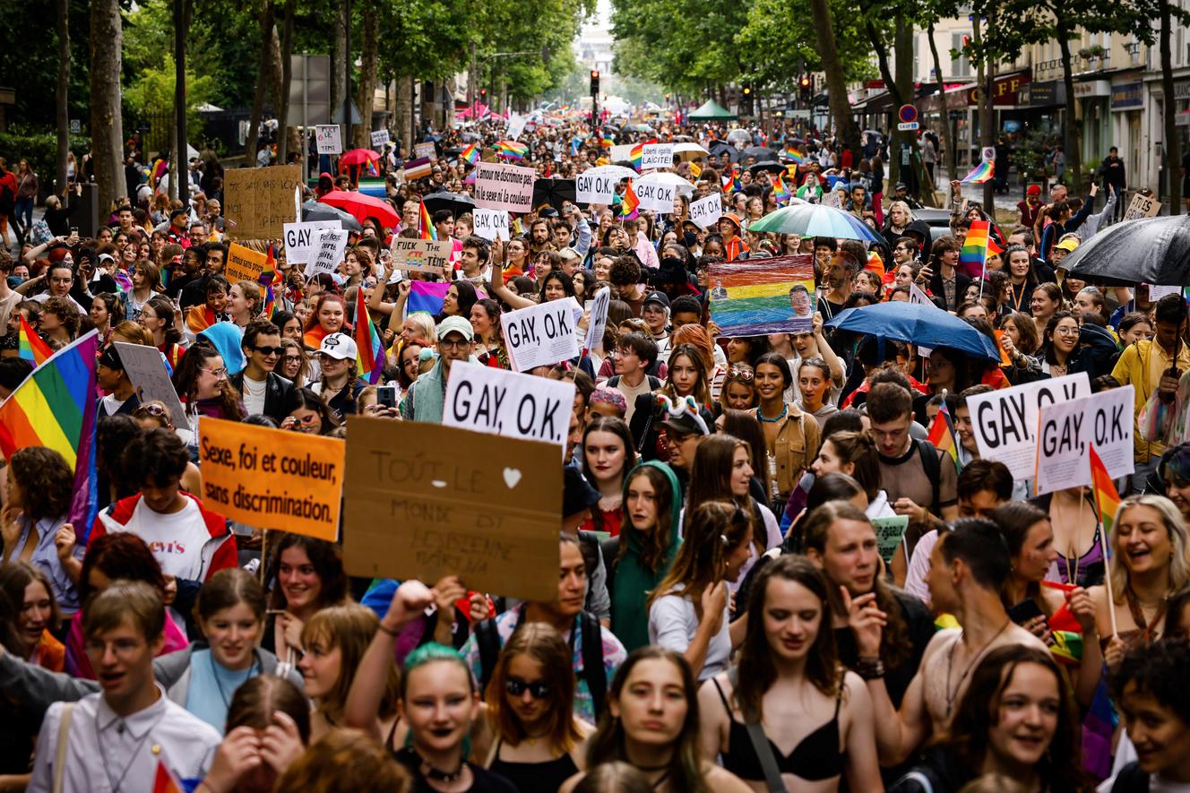 A Paris, la marche des fiertés reprend des couleurs après deux ans de