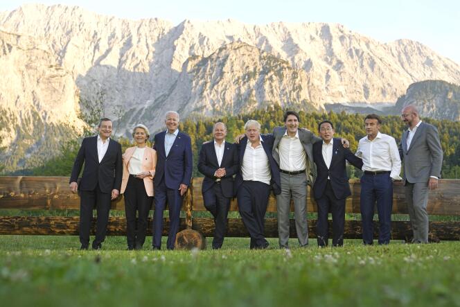 Les dirigeants de l’Union européenne et des pays membres du G7, au château d’Elmau, à Krün (Allemagne), le 26  juin 2022.