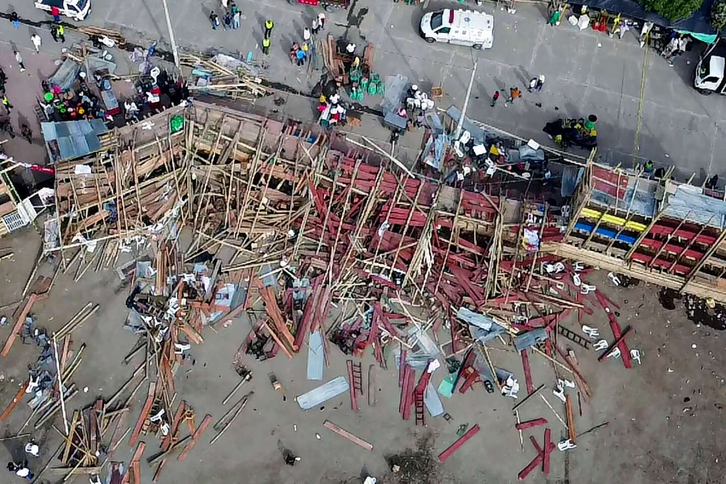 Bleachers collapse in Colombia kills at least four and injures hundreds