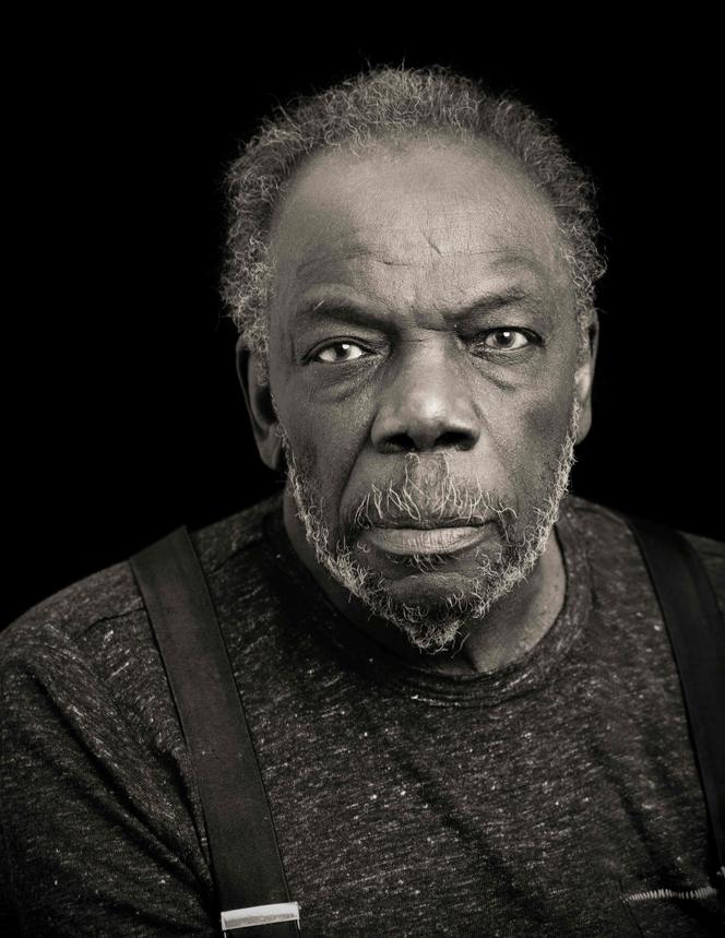 Sam Gilliam, photographié par le Fredrik Nilsen Studio.