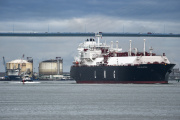 Un tanker transportant du gaz naturel liquéfié au large de Saint-Nazaire (Loire-Atlantique), le 12 avril 2022.