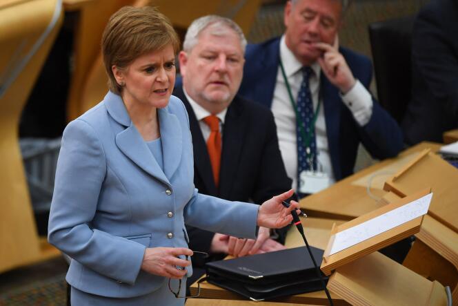 Nicola Sturgeon, 28 Juni, di Parlemen Skotlandia.