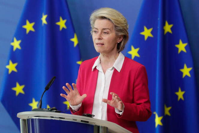 La presidenta de la Comisión Europea Ursula von der Leyen da una rueda de prensa sobre 