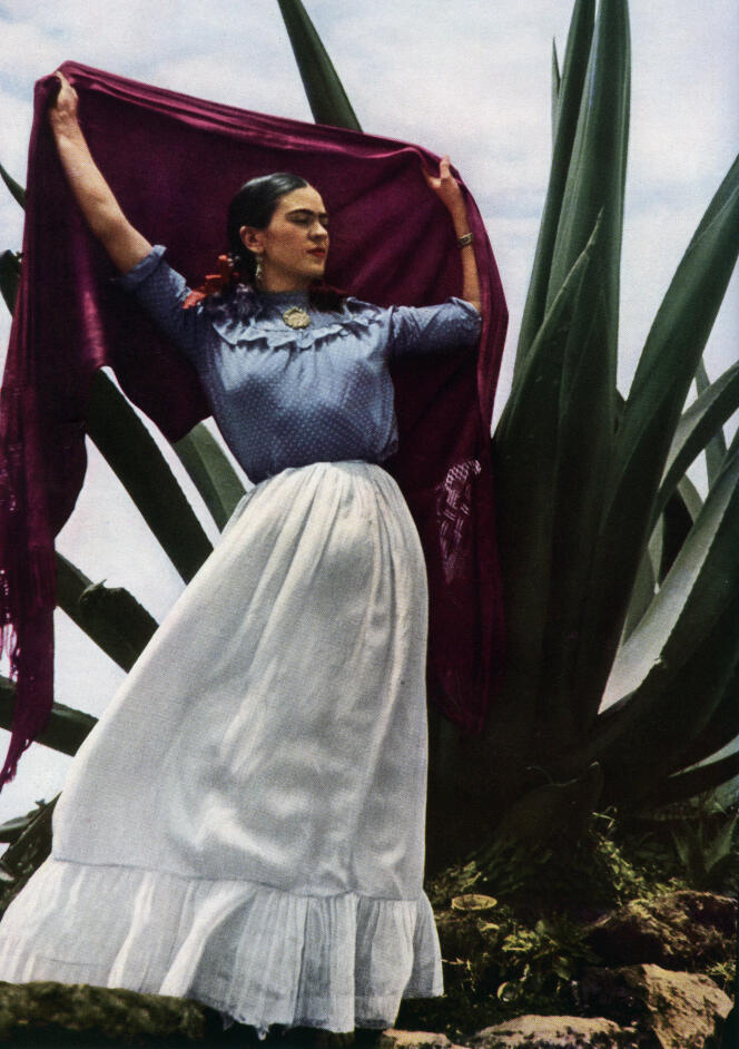 Frida Kahlo, fotografiada por Toni Frissell, para la 