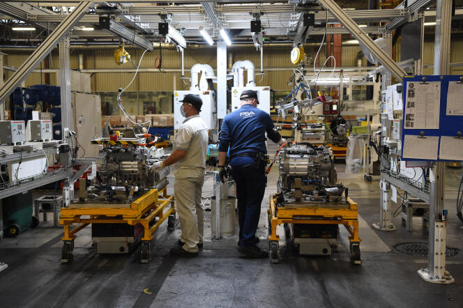 Une ligne d’assemblage de moteurs électriques dans l’usine Stellantis, à Tremery (Moselle), le 27 janvier 2022. 