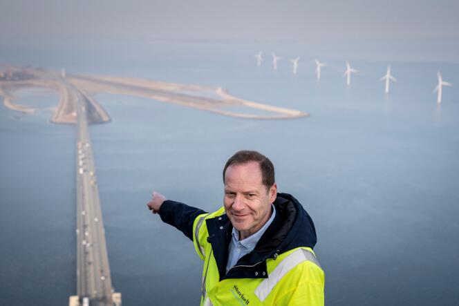 Le directeur général du Tour de France Christian Prudhomme lors d’une visite des pylônes du pont Storebæltsbroen, près de Korsoer, au Danemark, le 23 mars.