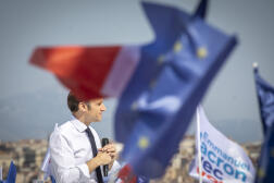 Emmanuel Macron donne un meeting dans l’entre-deux-tours de l’élection présidentielle, à Marseille, le 16 avril 2022.
