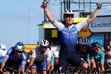 Tour de France 2022 : le Néerlandais Fabio Jakobsen remporte la deuxième étape au sprint, le Belge Van Aert prend le maillot jaune
