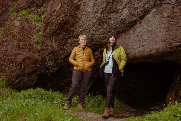 Elín Anna Valdimarsdóttir and Elisabeth Bernard in the forest of Kirkjubæjarklaustur (Iceland), May 31.