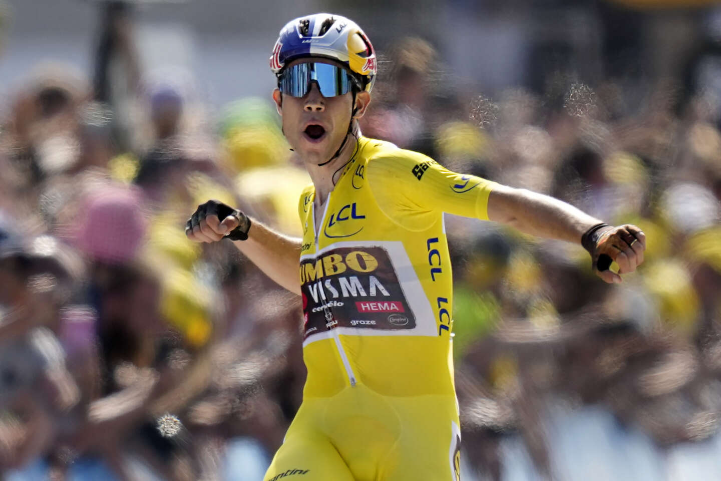 Tour de France Yellow jersey Wout van Aert wins stage 4 in Calais