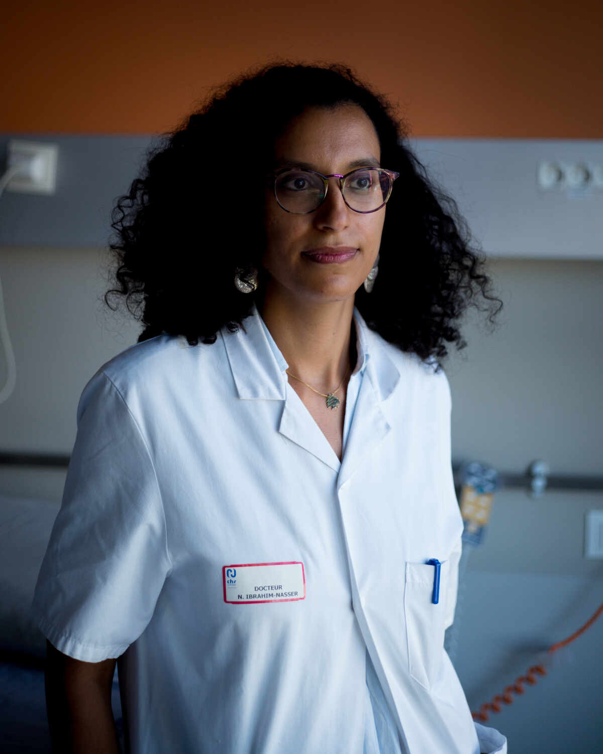 Nada Ibrahim-Nasser, rhumatologue, dans une chambre du service rhumatologie de l’hôpital de la Source, à Orléans, le 15 juin 2022.