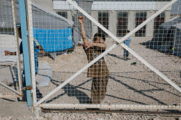 Kurdistan syrien, Camp de Roj, le 10 aout 2021. Roj 2, une des sections du camp. Ici différentes nationalités se cotoient. Dans les camps de Roj, environ 80 françaises et 200 enfants sont detenus. Des enfants dont un au moins est français.