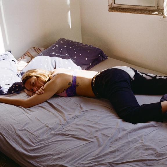 Yigit xojayinining boshiga porno qoygan. Yumshoq mushuk jinsiy aloqa video