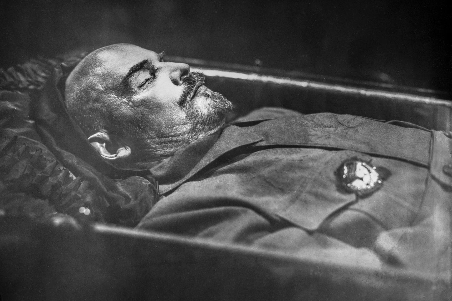 « Révolution. Une histoire culturelle », d’Enzo Traverso : l’idée ...