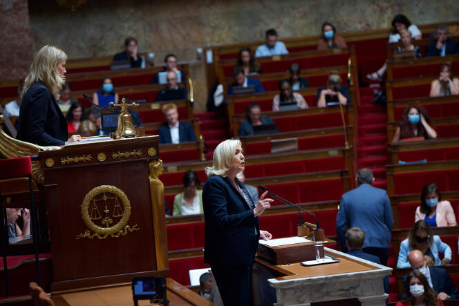 Marine Le Pen lors de son discours de réponse à la déclaration de politique générale d’Elisabeth Borne, à l’Assemblée nationale, le 6 juillet.
