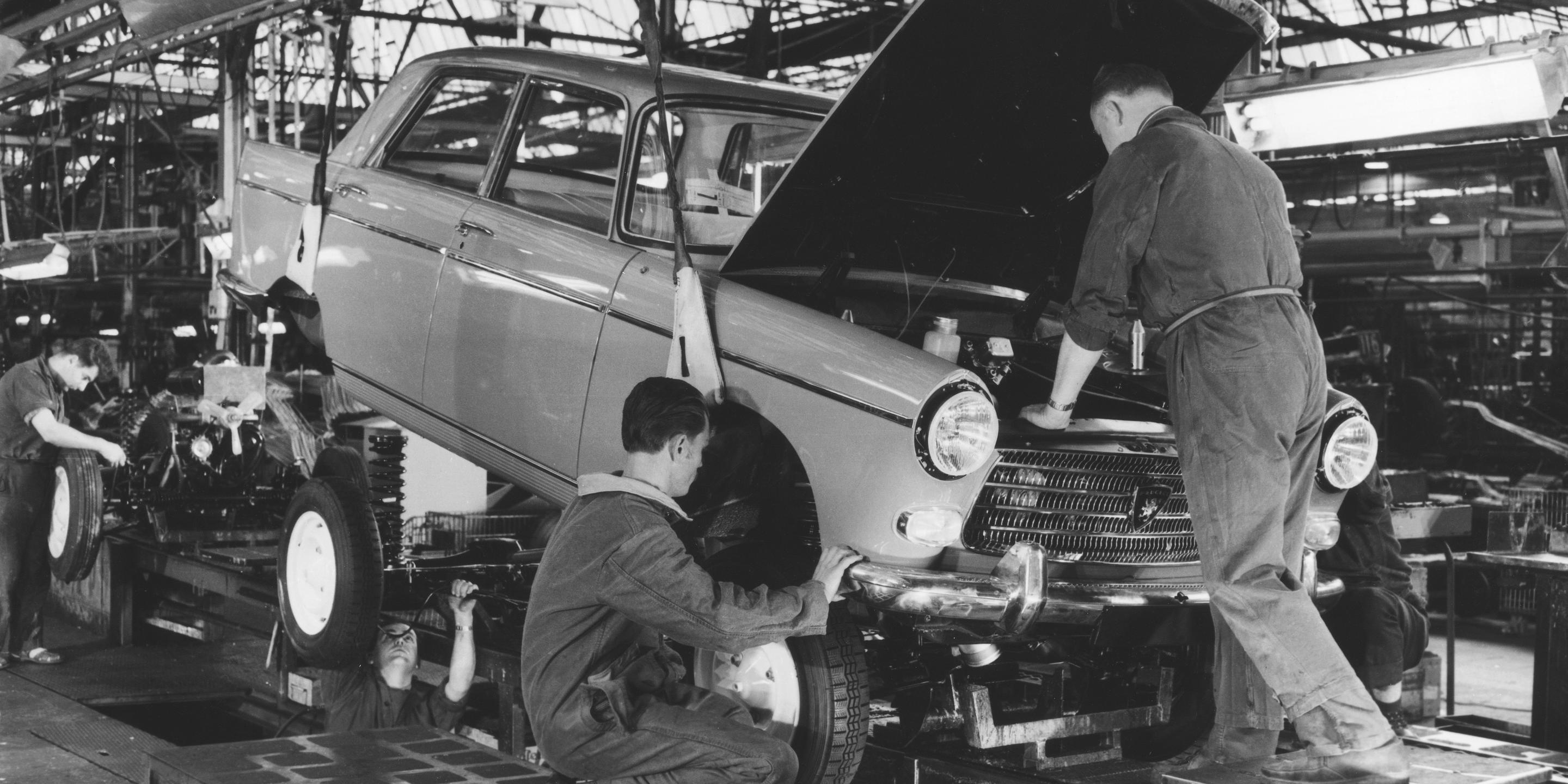 Le Jour O La Dynastie Peugeot A D Se R soudre L cher Le Volant le-jour-o-la-dynastie-peugeot-a-d-se-r-soudre-l-cher-le-volant