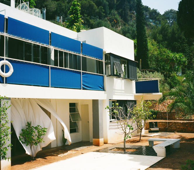 Pilotis, toit-terrasse, fenêtres en bandeau… la villa E-1027, à Roquebrune-Cap-Martin (Alpes-Maritimes), s’inspire des préceptes édictés par Le Corbusier en 1927. Ici, le 4 juin 2022. 