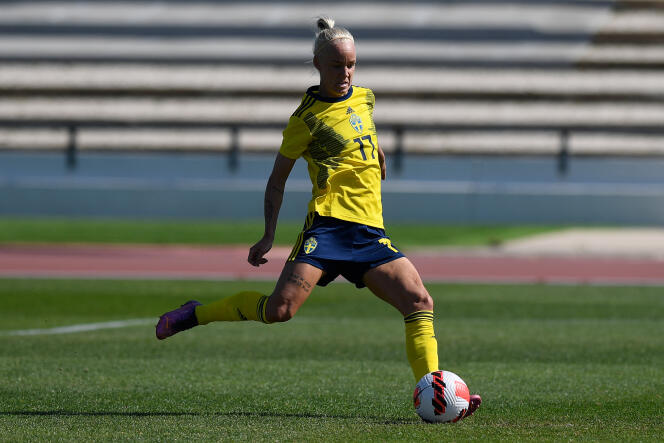 La jugadora sueca Caroline Seger, durante un partido contra Italia jugado en el Algarve, Portugal, el 23 de febrero de 2022.