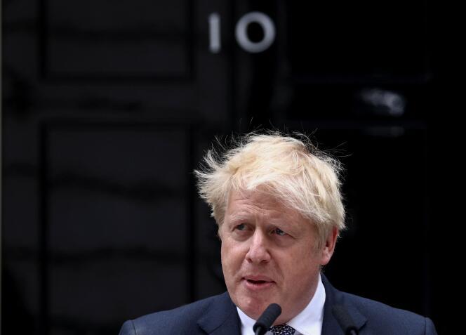 Boris Johnson, devant le 10 Downing Street, à Londres, le 7 juillet 2022. 