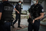 Des policiers patrouillent dans la quartier Mistral, connu comme une zone sensible, à Grenoble, le 4 septembre 2022.