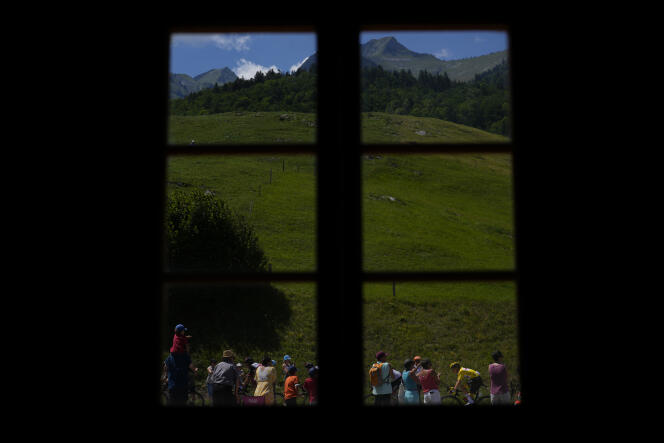 During the 9th stage of the Tour de France between Aigle (Switzerland) and Chatel les Portes du Soleil, 10 July. 